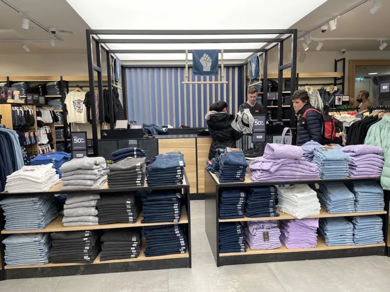 Levi's® Outlet Roermond Stadsweide — foto 8