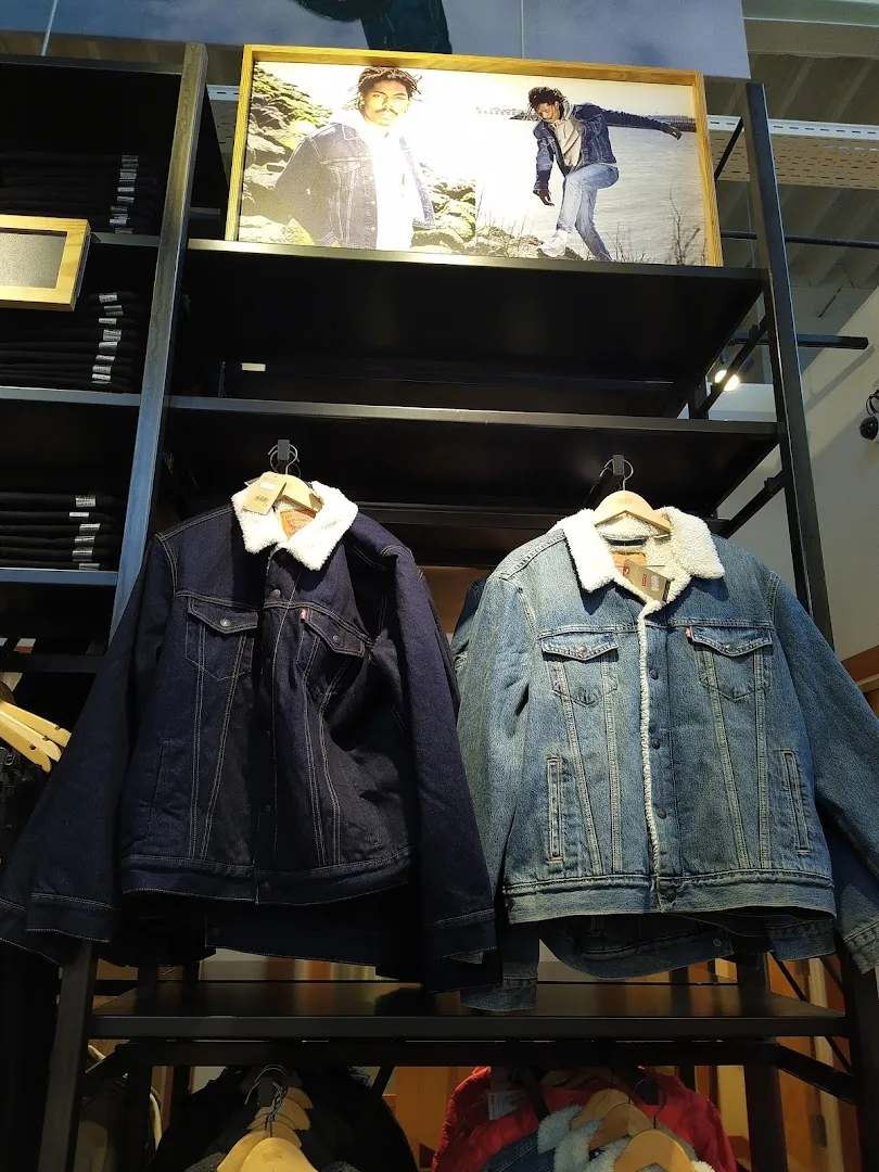 Levi's® Factory Outlet Roosendaal — foto 6