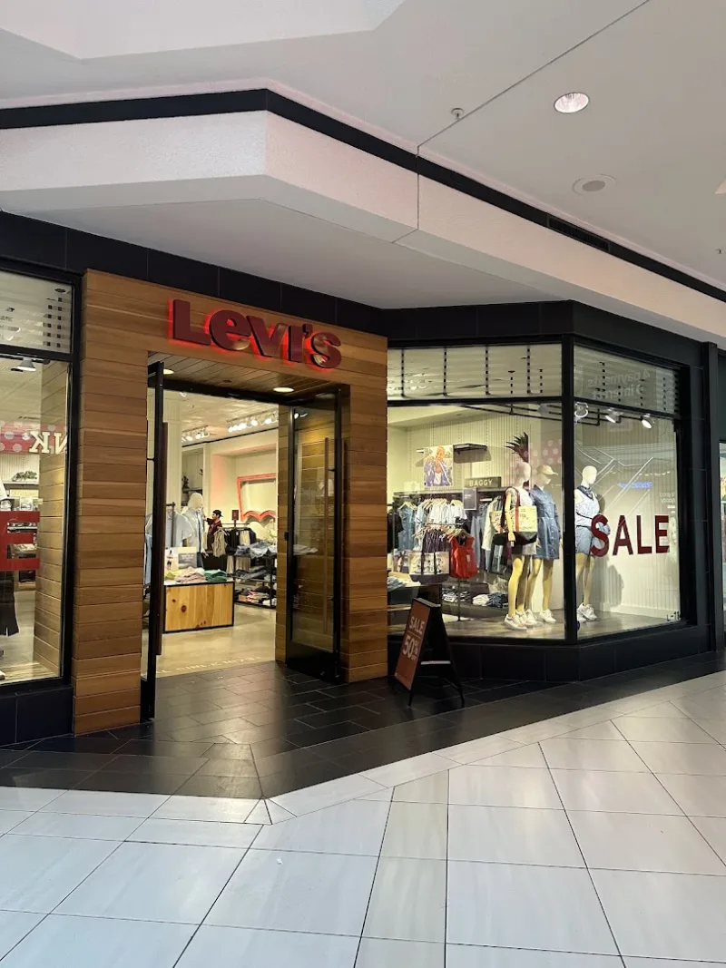 Levi's® Tilburg — foto 1