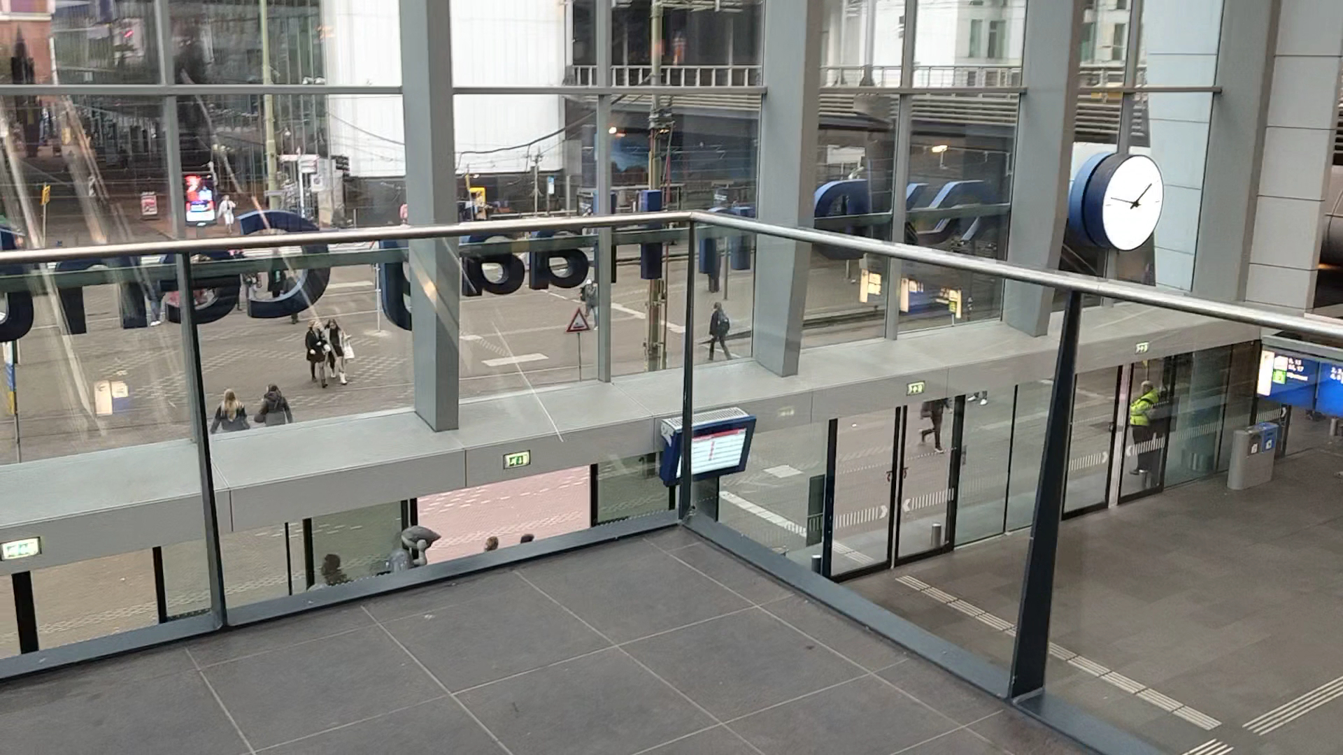 HEMA Centraal station Den Haag — foto 7