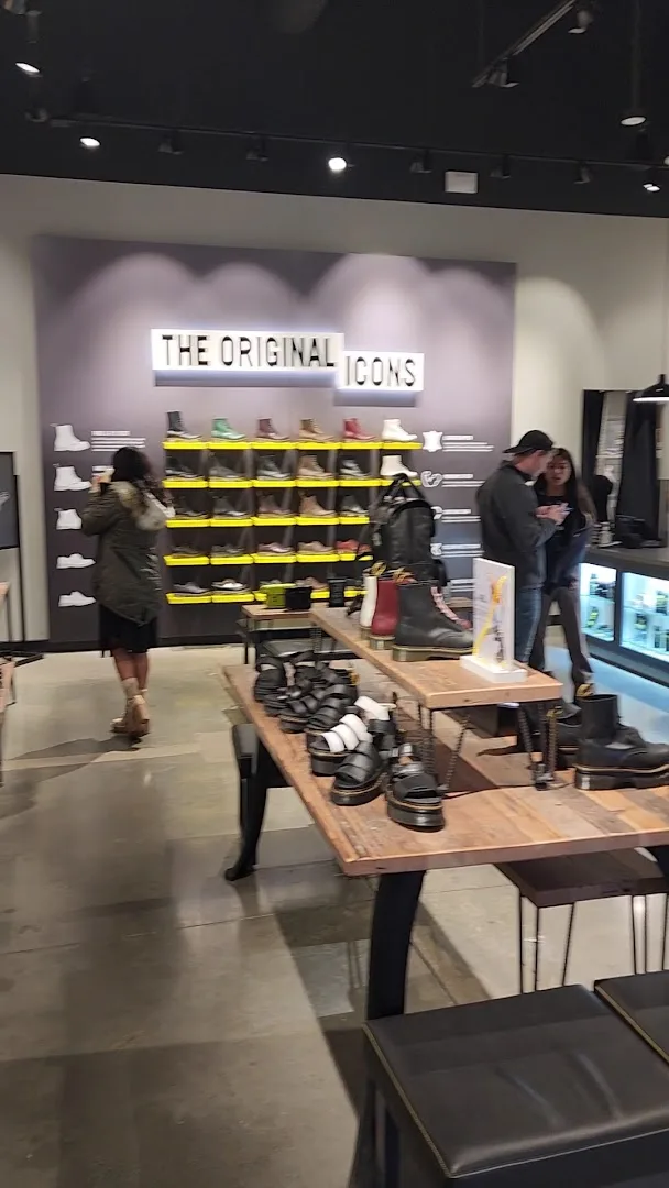 The Dr. Martens Store - Amsterdam — foto 3