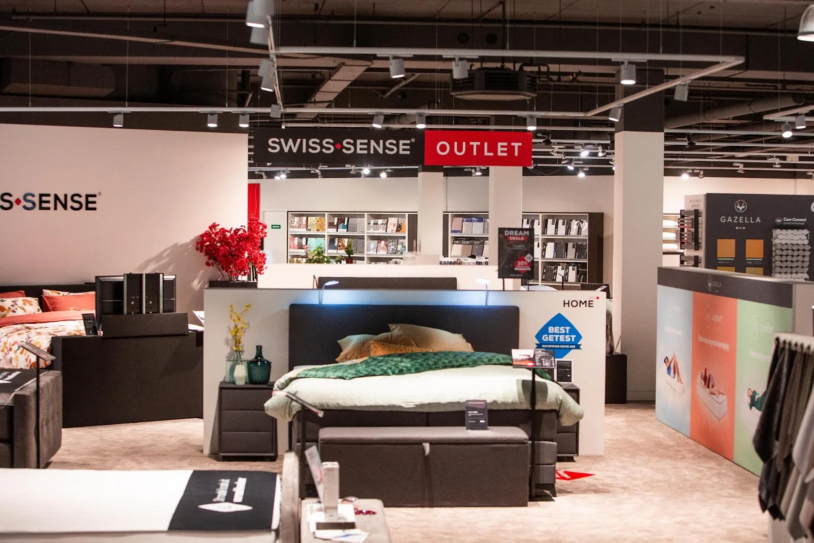 Swiss Sense Amsterdam + outlet — foto 3