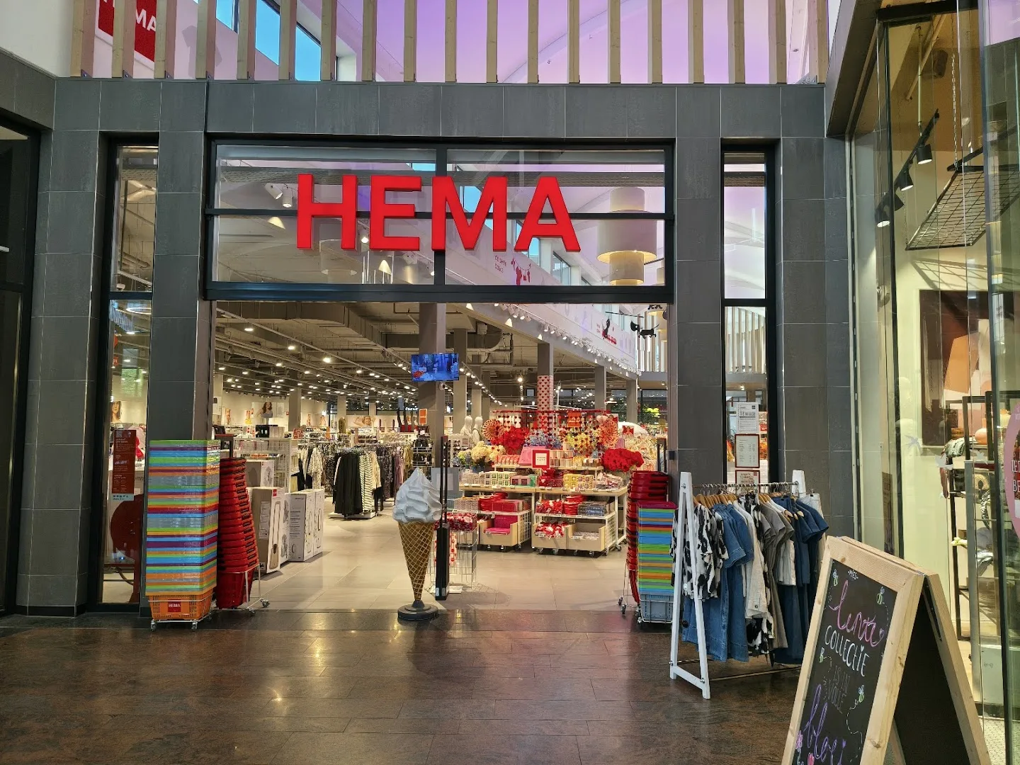 HEMA Houten — foto 1