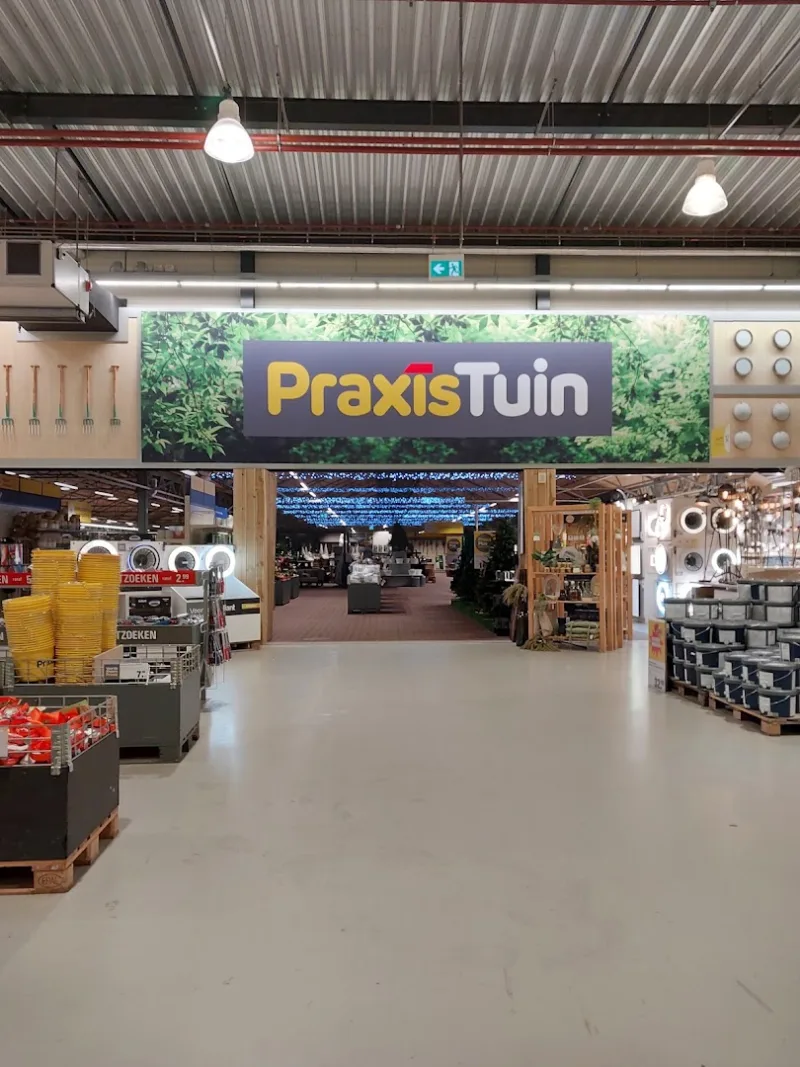 Amersfoort Saturnus: Megastore & tuincentrum