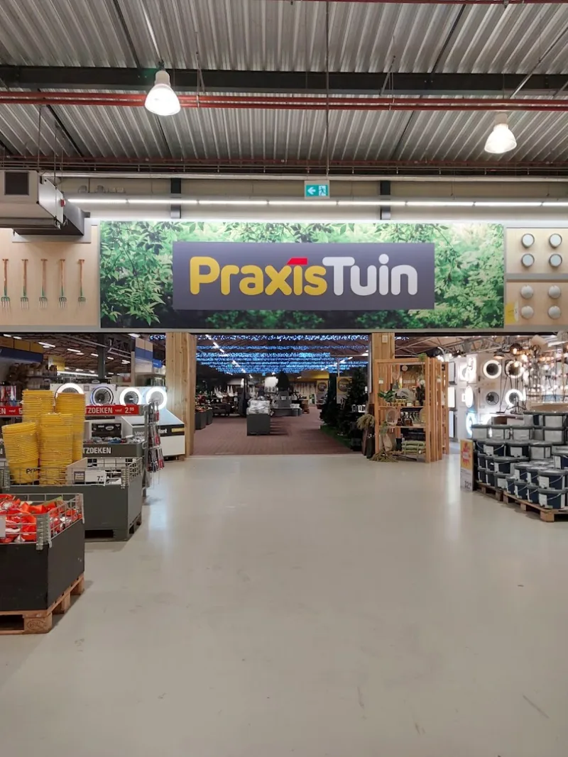 Amersfoort Saturnus: Megastore & tuincentrum