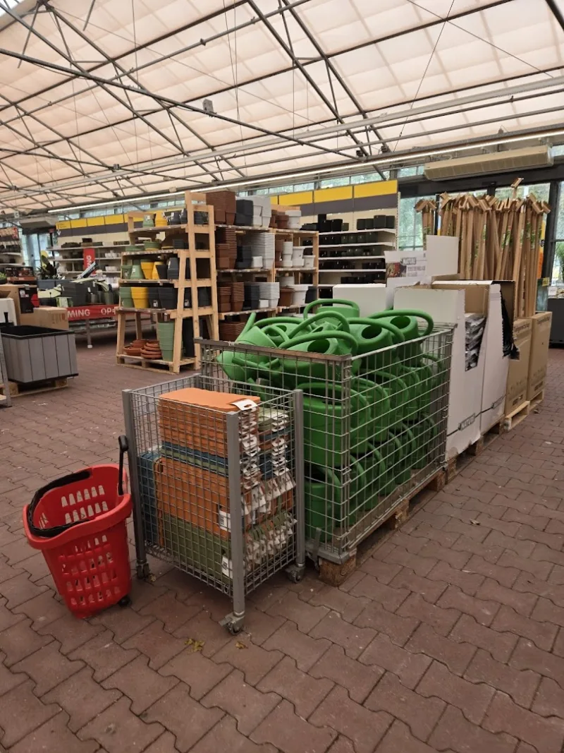 Amersfoort Saturnus: Megastore & tuincentrum — foto 2