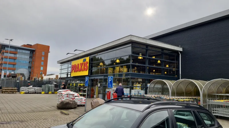 Amersfoort Saturnus: Megastore & tuincentrum — foto 3