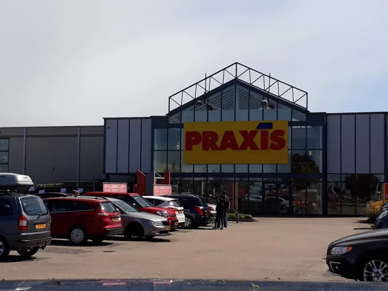 Assen: Megastore & tuincentrum