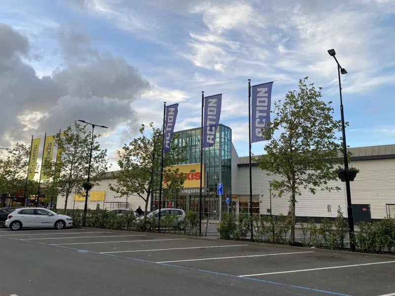 Beverwijk: Megastore & tuincentrum