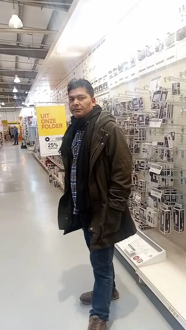Eindhoven Hurksestraat: Megastore & tuincentrum — foto 8