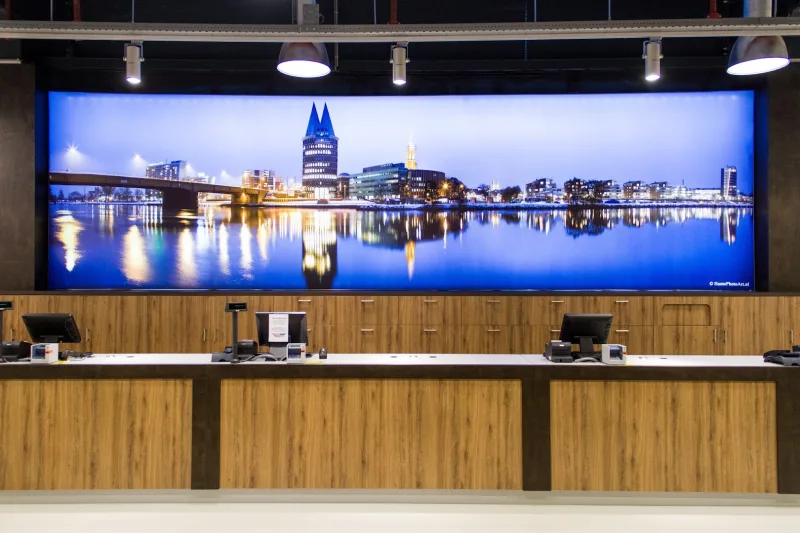 Roermond: Megastore — foto 2