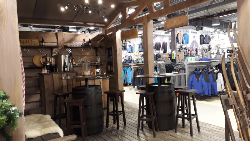 Roermond: Megastore — foto 3