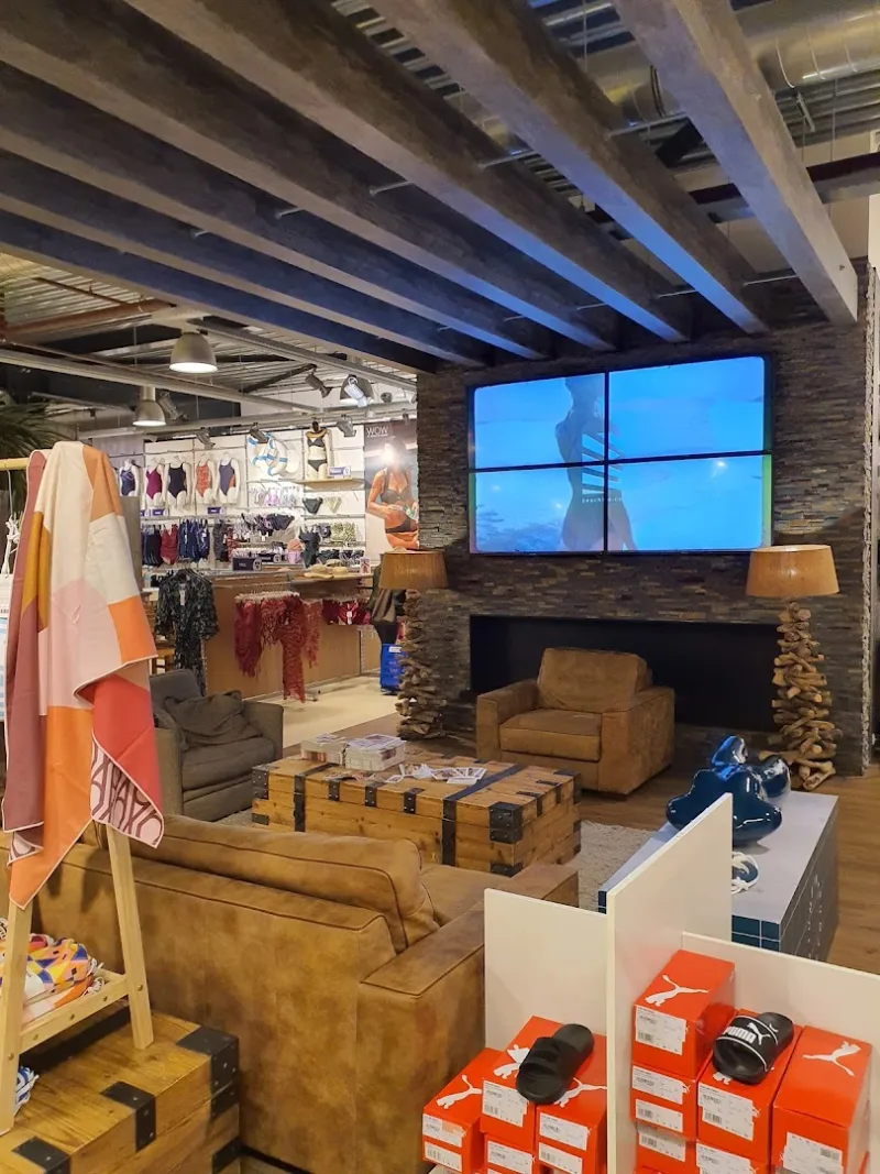 Roermond: Megastore — foto 7