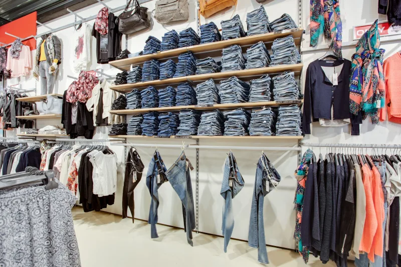 Roermond: Megastore — foto 8