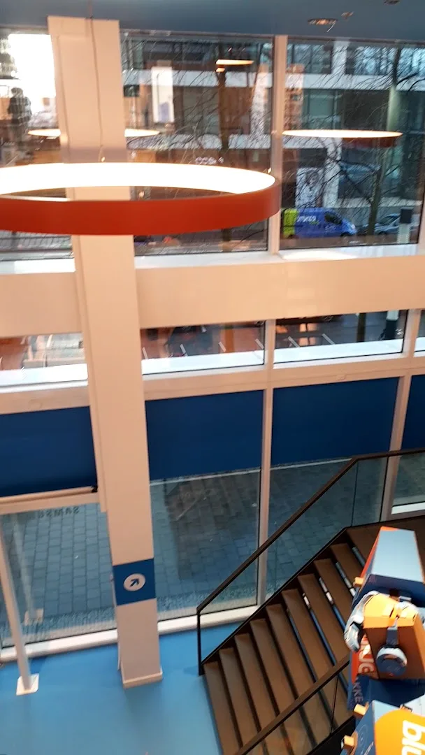 Coolblue Amsterdam Zuidas — foto 12