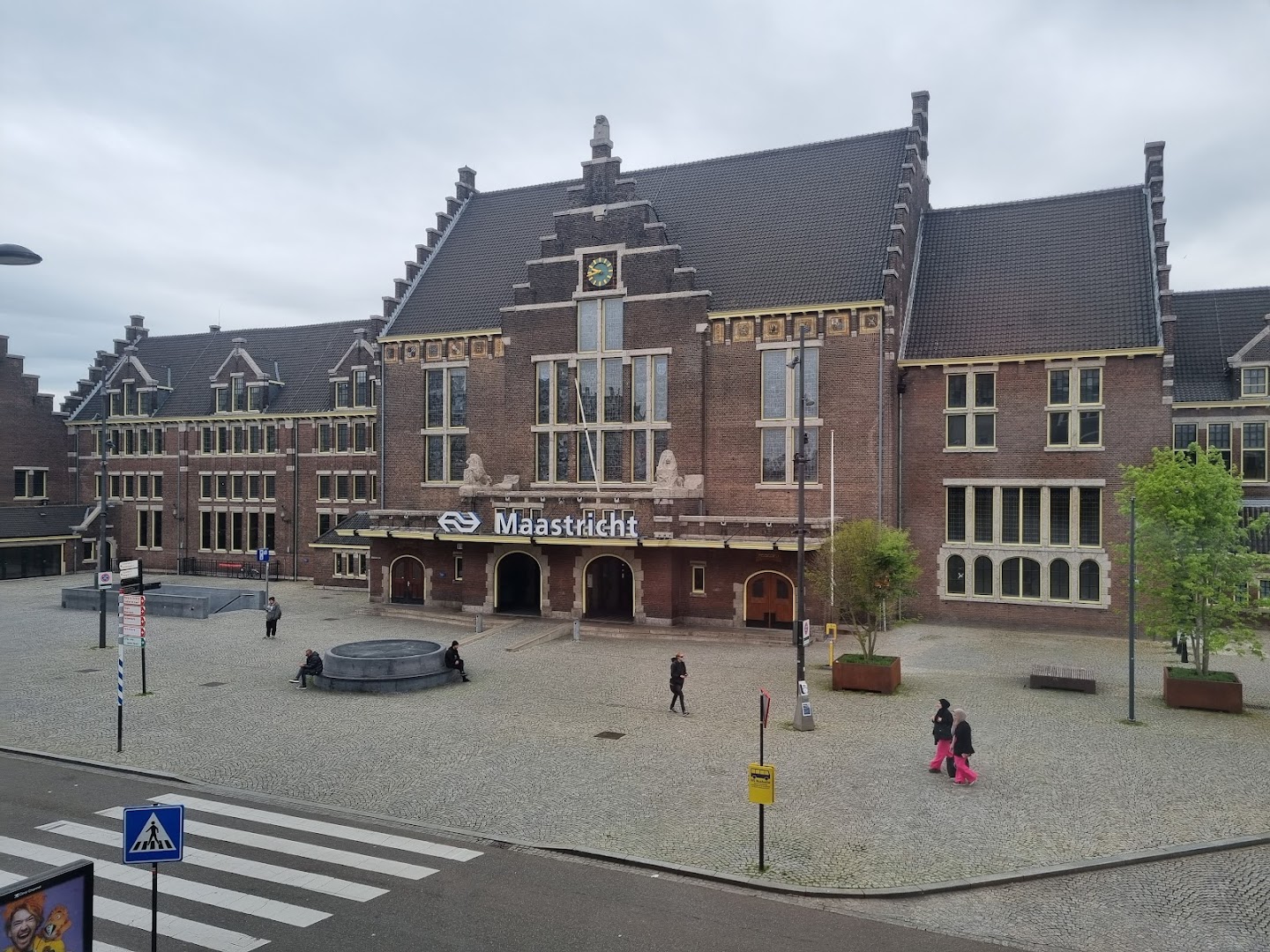 HEMA Centraal station Maastricht — foto 8