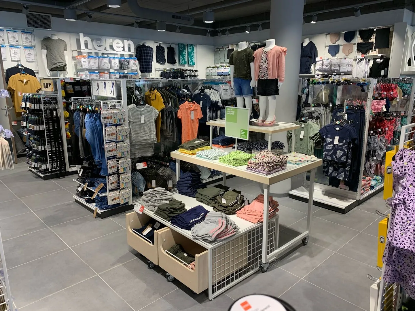 HEMA Breda Prinsenbeek — foto 3