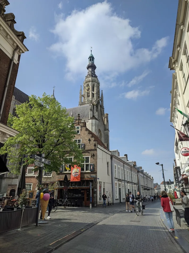 Breda — foto 2