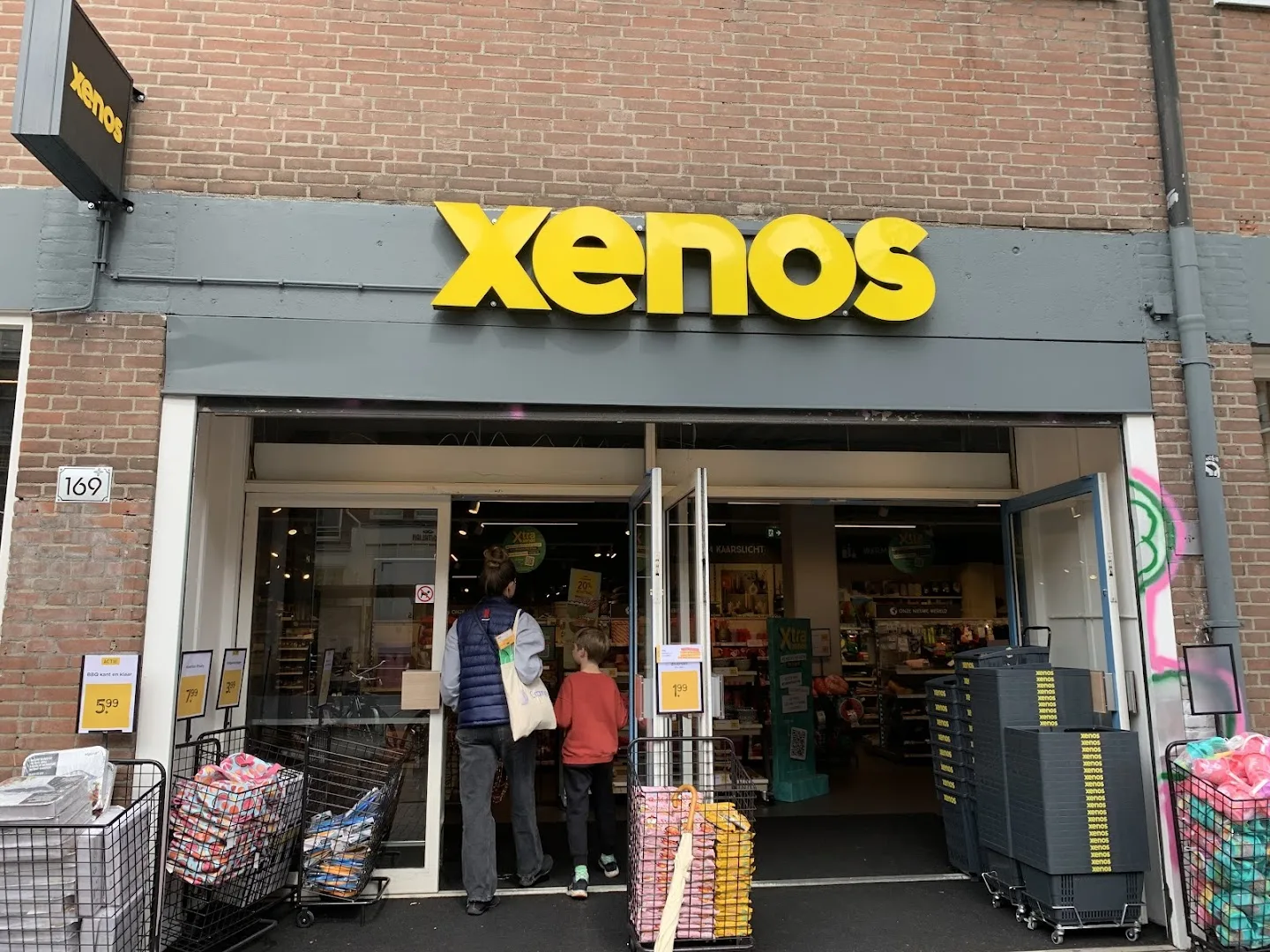 Xenos Amsterdam Bilderdijk — foto 1