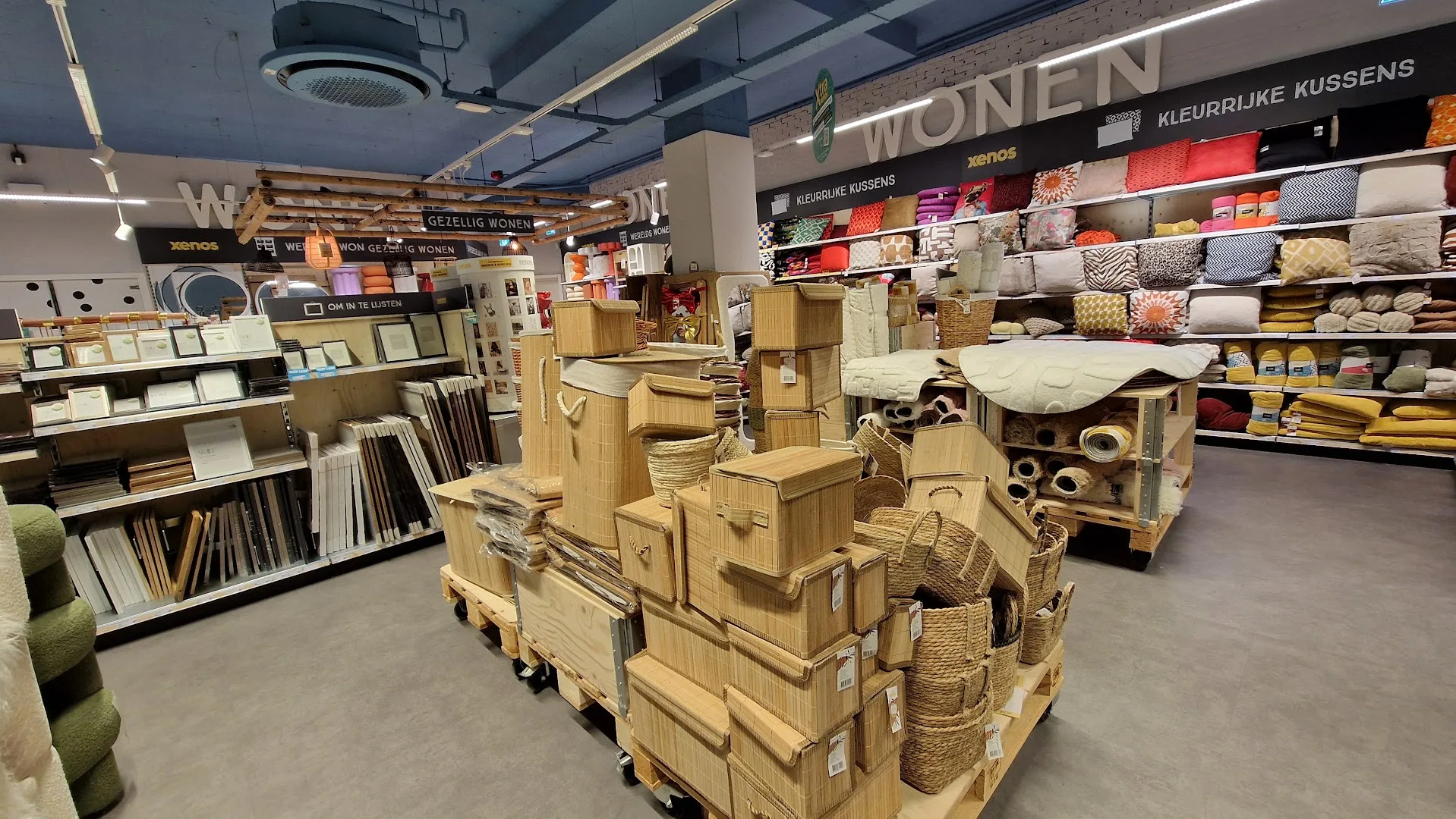 Xenos Haarlem Centrum — foto 7