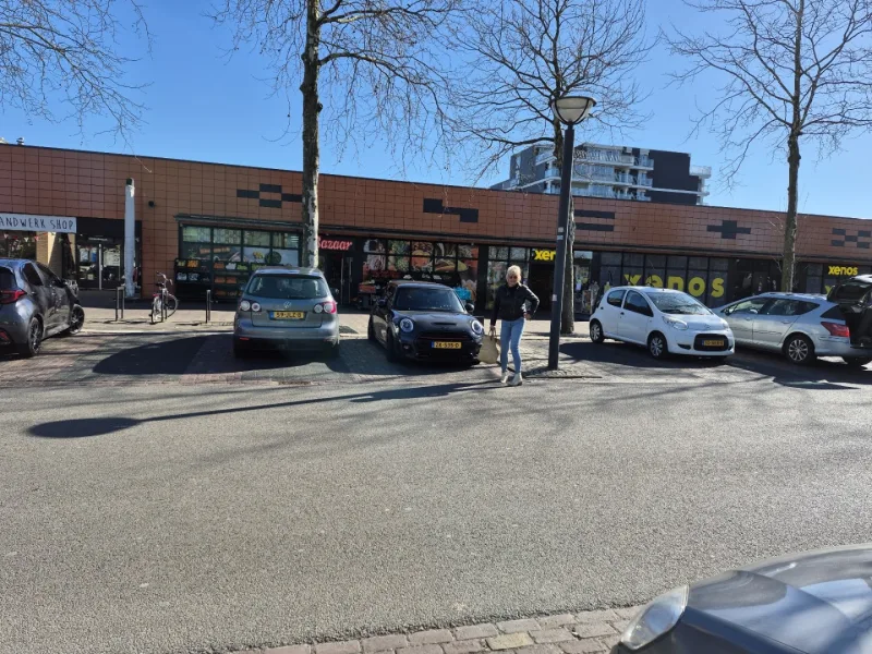 Xenos Hoogezand — foto 1