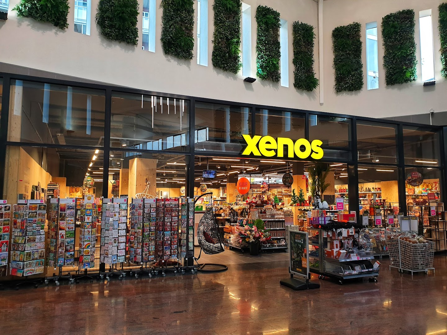 Xenos Houten — foto 1