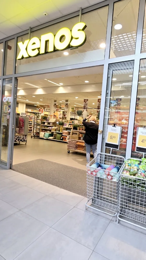 Xenos Hulst Stationsplein — foto 1