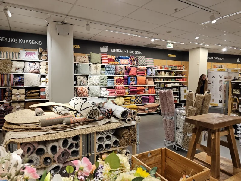 Xenos Leeuwarden — foto 1