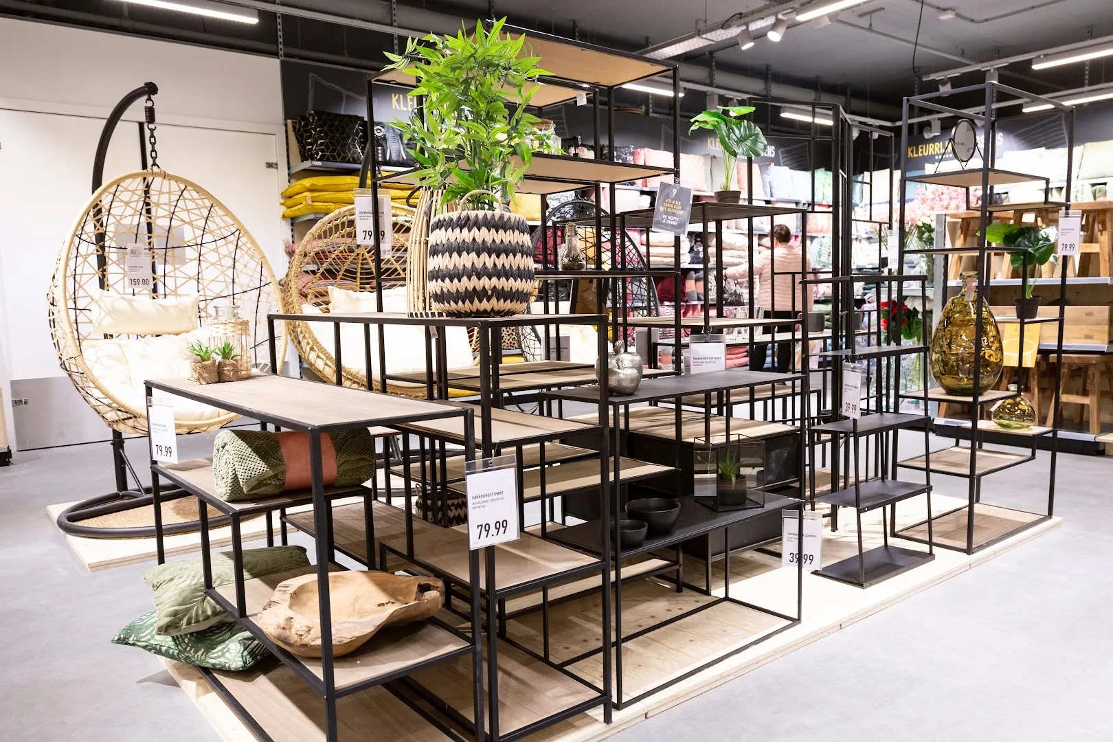 Xenos Purmerend — foto 7