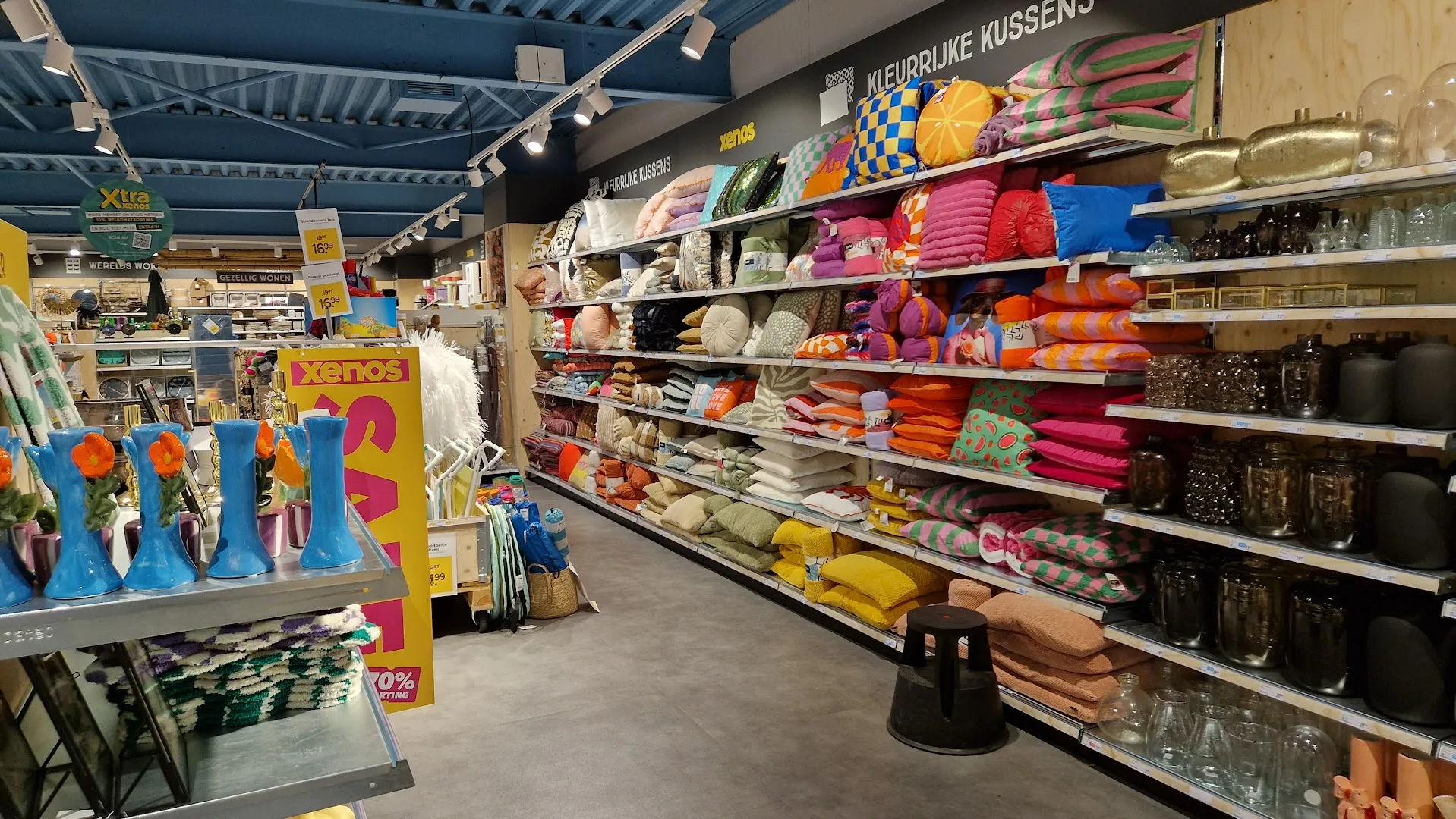 Xenos Sittard — foto 4