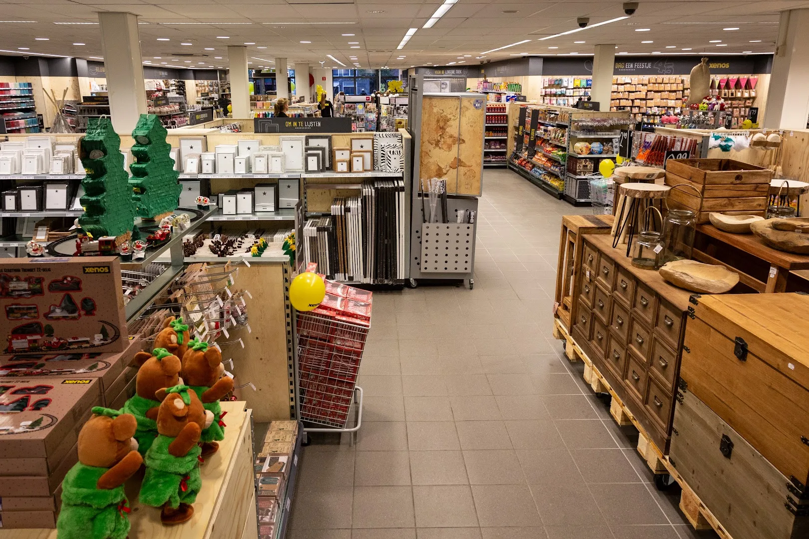 Xenos Sneek — foto 4