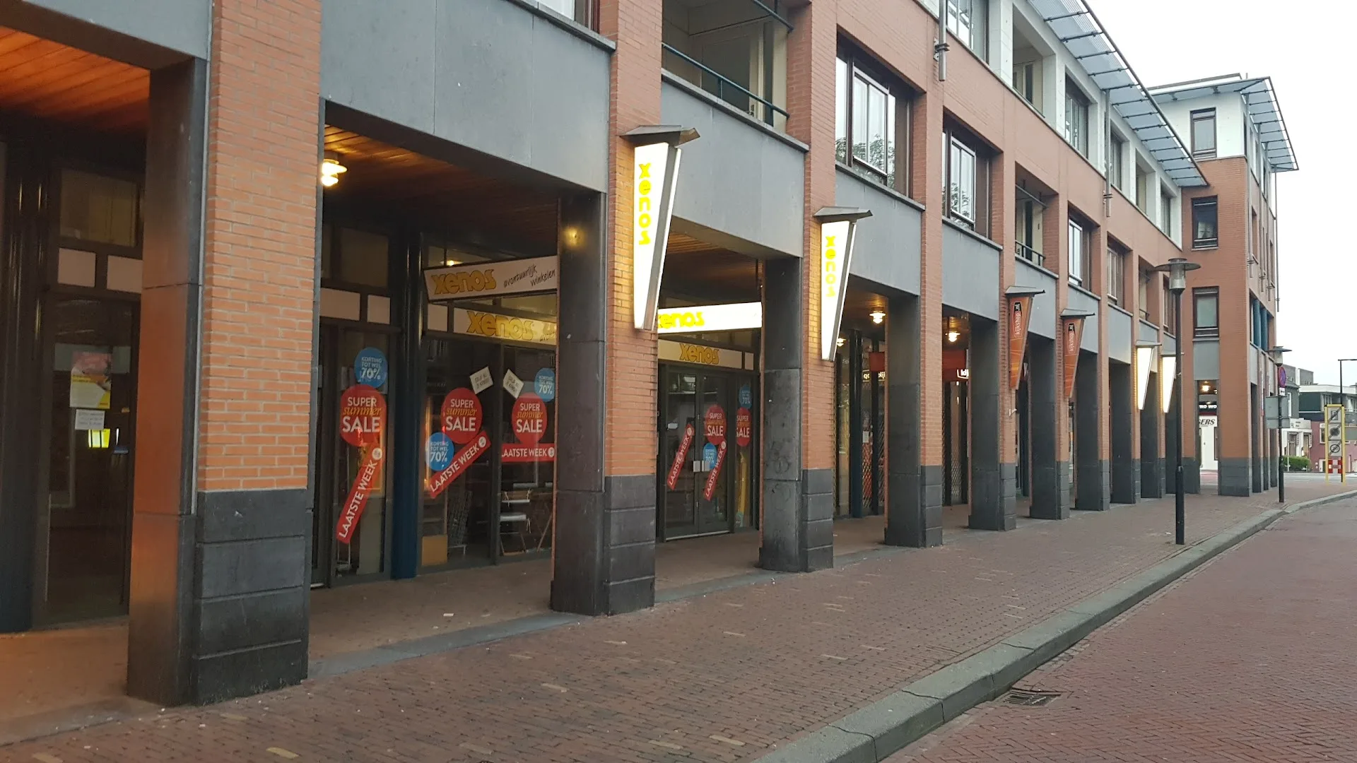 Xenos Tiel — foto 8