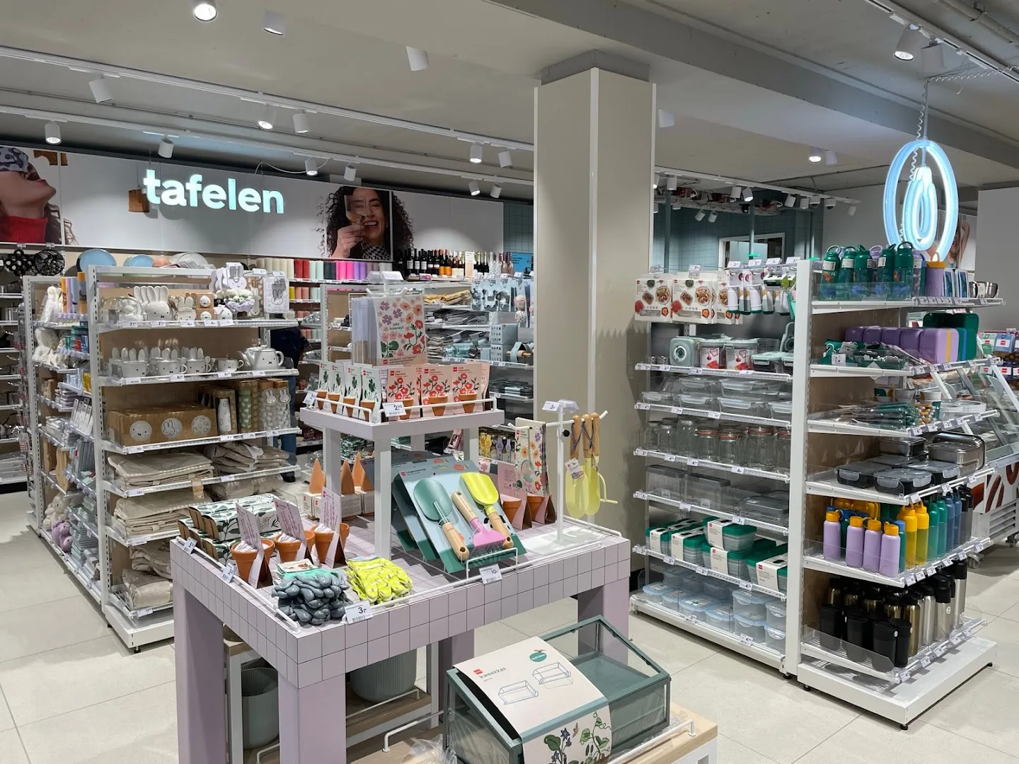 HEMA Amsterdam 1e van Swindenstraat — foto 2