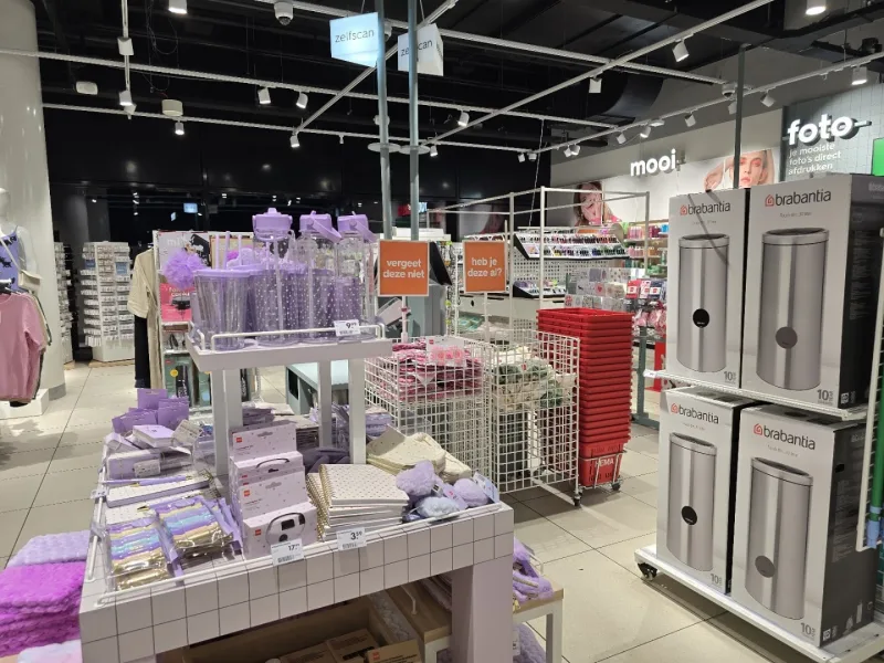 HEMA Amsterdam Centraal Station — foto 6