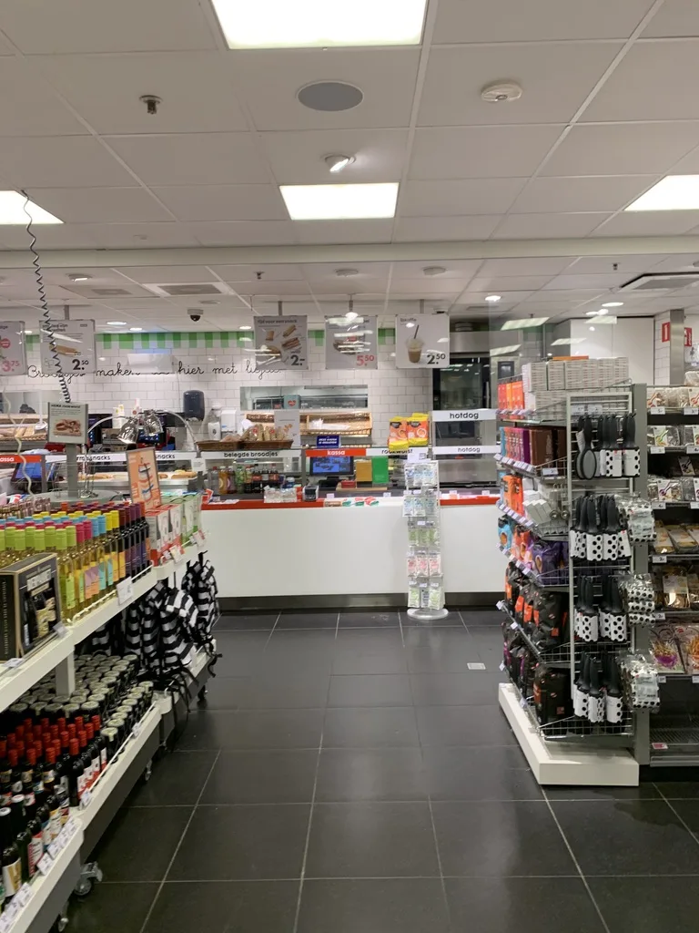 HEMA Amsterdam Centraal Station — foto 6