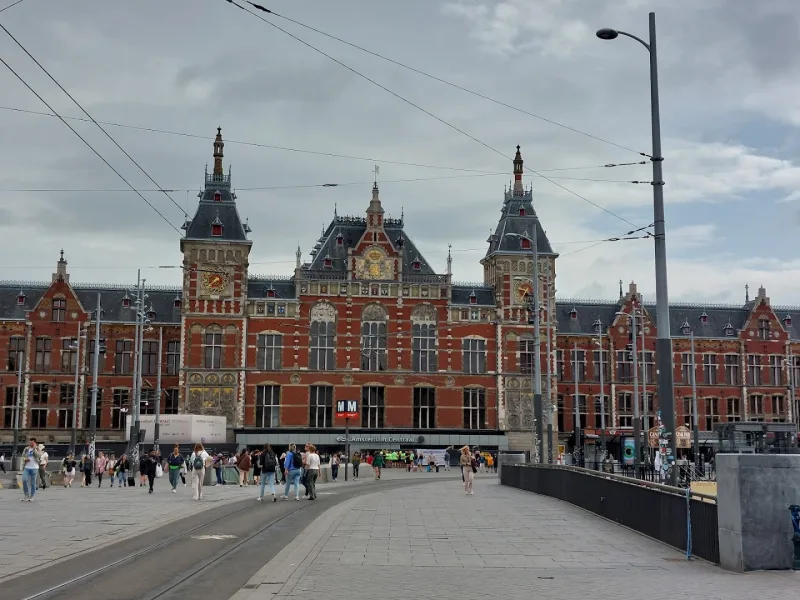 HEMA Amsterdam Centraal Station — foto 10